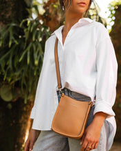 Load image into Gallery viewer, Parker Phone Crossbody Bag - Camel