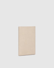 Load image into Gallery viewer, Venice Passport Holder - Saddle Malt