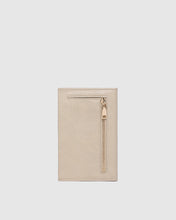 Load image into Gallery viewer, Venice Passport Holder - Saddle Malt