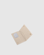 Load image into Gallery viewer, Venice Passport Holder - Saddle Malt
