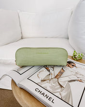 Load image into Gallery viewer, Jayne Makeup Bag - Pistachio
