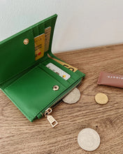 Load image into Gallery viewer, Lily Wallet - Apple Green
