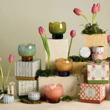 Load image into Gallery viewer, Tulip Glass Candle Verbena &amp; Lemongrass
