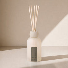 Load image into Gallery viewer, Willow Gum &amp; Lemon Myrtle Reed Diffuser
