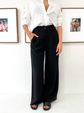 Load image into Gallery viewer, Black Pleat Front Wide Leg Pants
