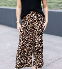 Load image into Gallery viewer, Leopard Print Loose Pant
