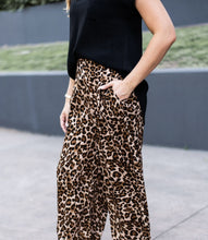 Load image into Gallery viewer, Leopard Print Loose Pant
