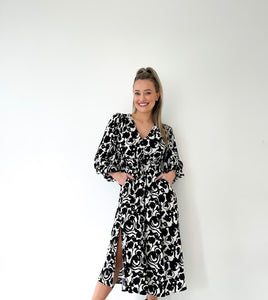 Black And White Abstract Print Maxi Dress